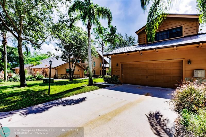 116 Southeast Crestwood Circle Stuart, FL 34997 - Photo 42 of 48 a view of a back yard
