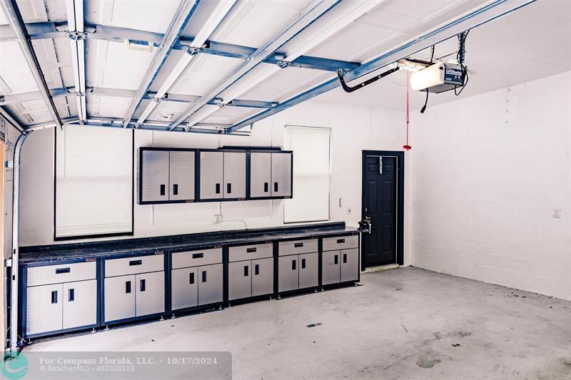 116 Southeast Crestwood Circle Stuart, FL 34997 - Photo 45 of 48 a view of a large room