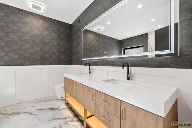 $1,250,000 | 1143 Clinton Avenue, Oak Park, IL 60304