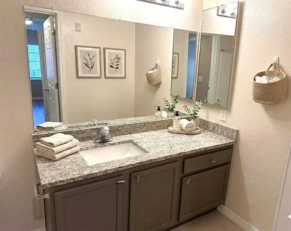 $2,300 | 9520 Amberdale Court, Unit 101, Riverview, FL 33578