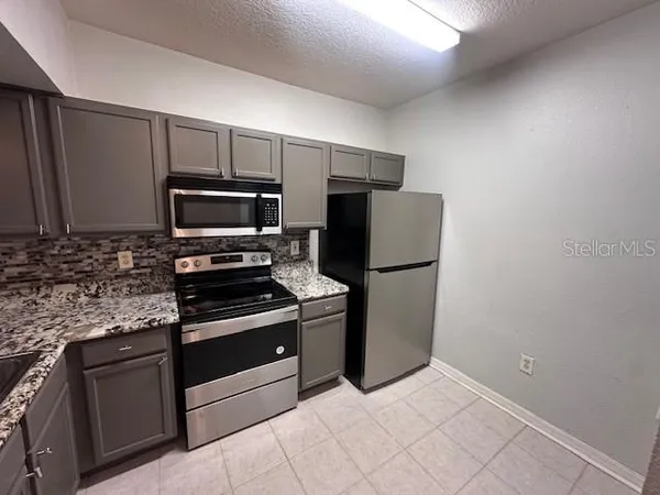 $2,300 | 9520 Amberdale Court, Unit 101, Riverview, FL 33578