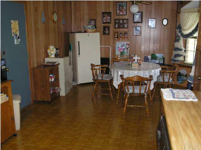 5460 Frank Reeder Road Pensacola, FL 32526 - Photo 6 of 7 Beakfast room