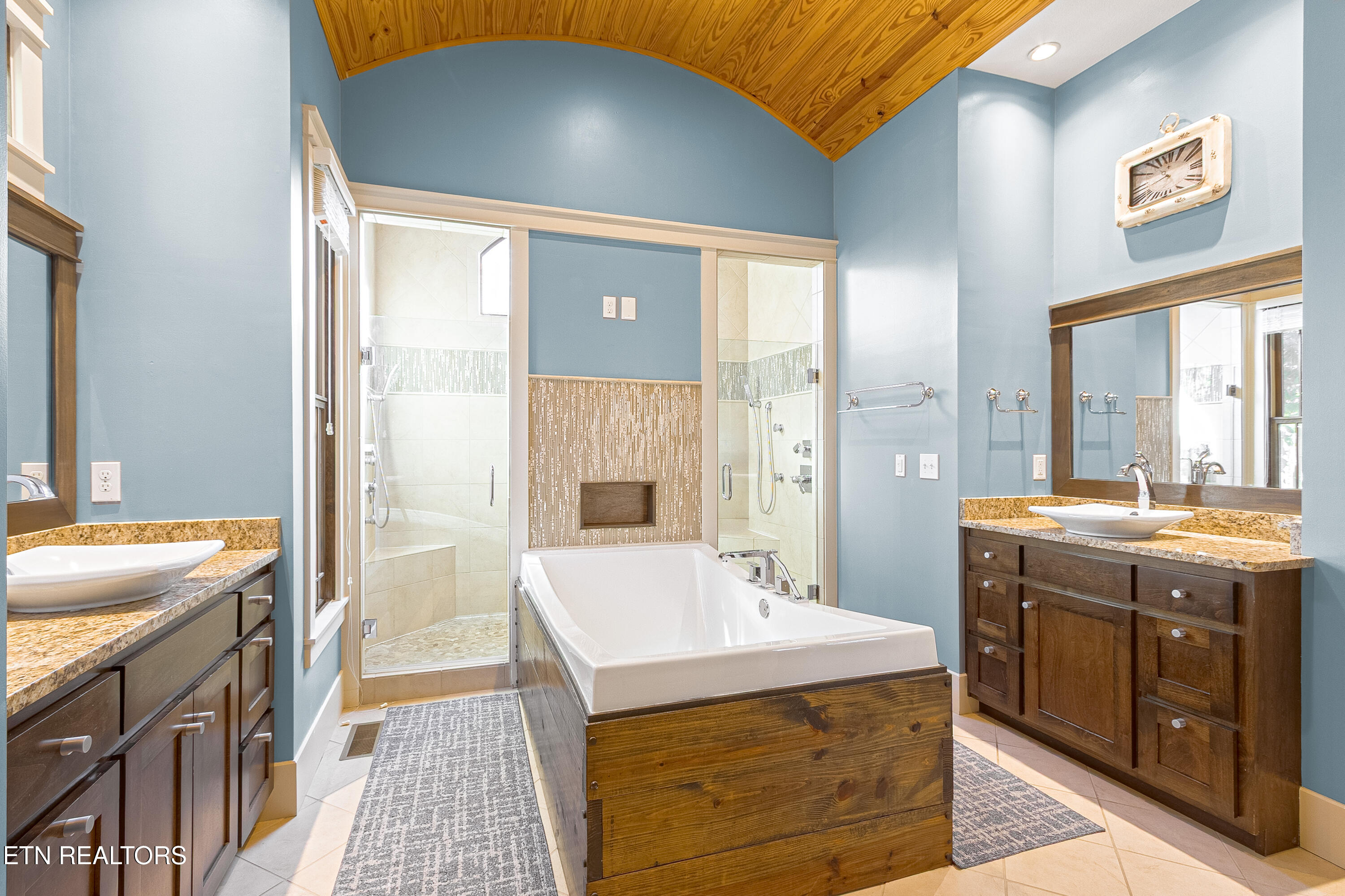 1550 New Hope Road Rockwood, TN 37854 - Photo 24 of 38 Primary Bathroom