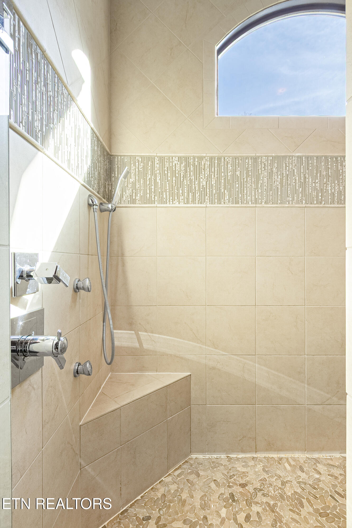 1550 New Hope Road Rockwood, TN 37854 - Photo 25 of 38 Primary Shower