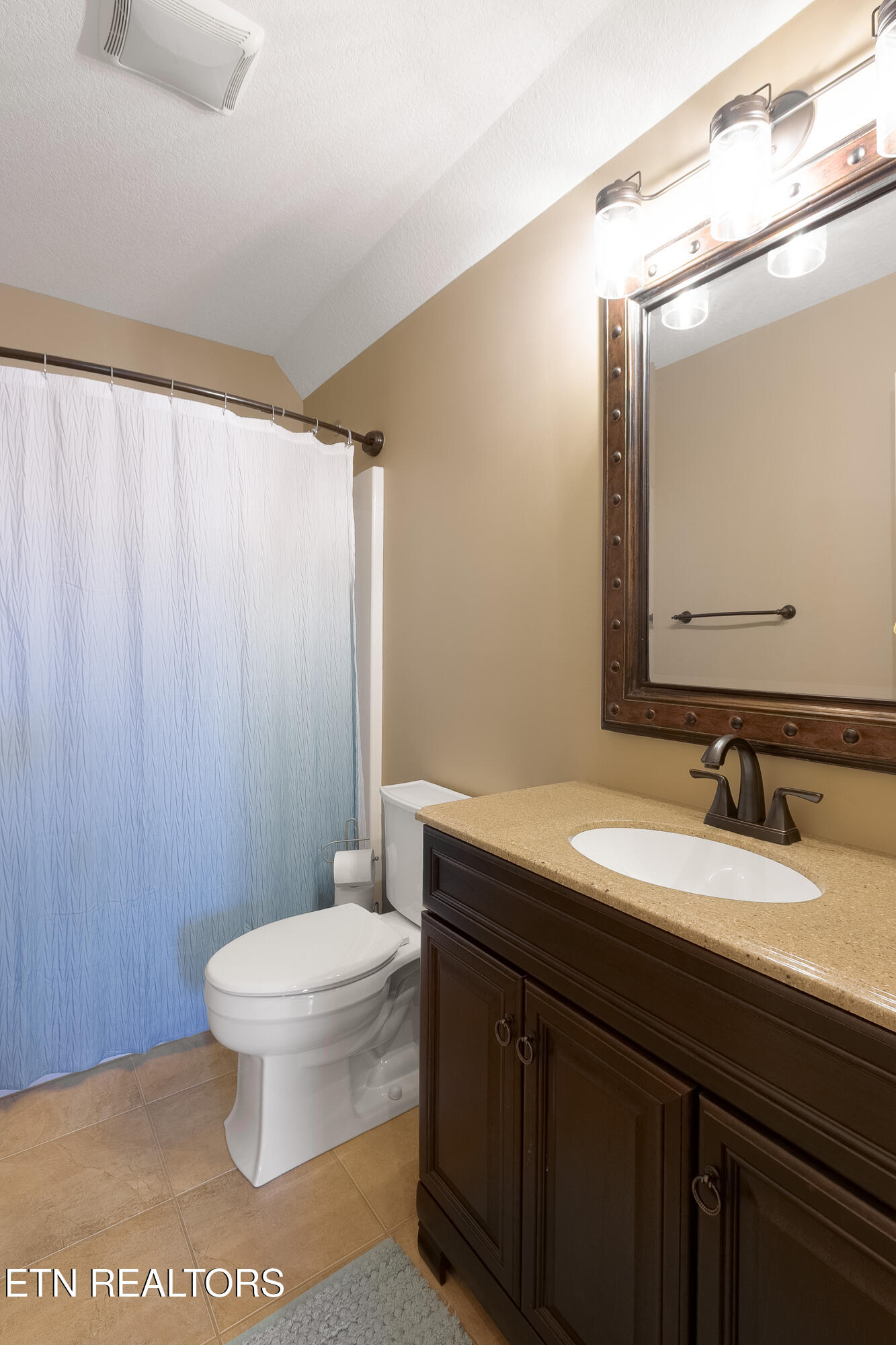 1550 New Hope Road Rockwood, TN 37854 - Photo 33 of 38 Second Floor Bathroom