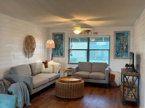 $219,000 | 1411 Northeast 14th Court, Unit P14, Jensen Beach, FL 34957