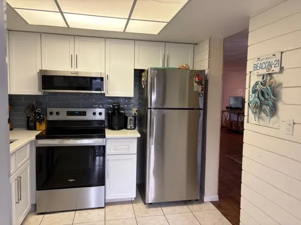 $219,000 | 1411 Northeast 14th Court, Unit P14, Jensen Beach, FL 34957