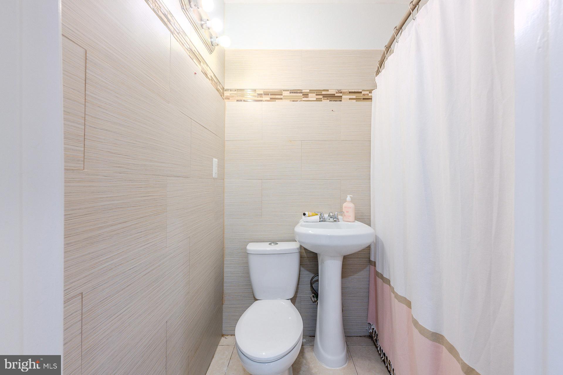 2923 Fairhill Road Fairfax, VA 22031 - Photo 41 of 63 Gallery Image 41
