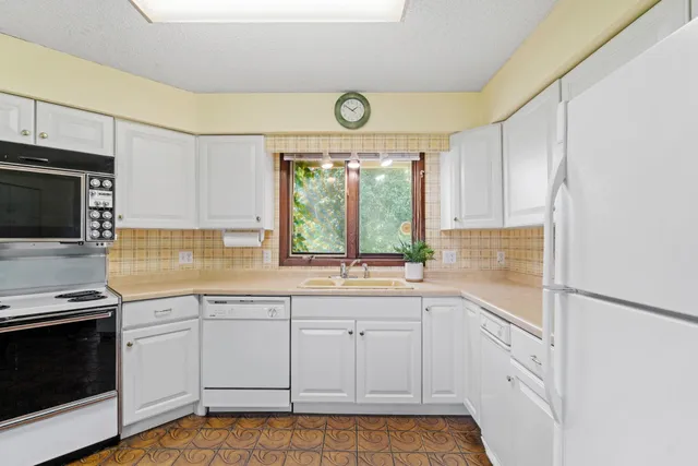 $749,900 | 13200 Henning Circle Northeast, Prior Lake, MN 55372