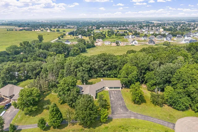 $749,900 | 13200 Henning Circle Northeast, Prior Lake, MN 55372