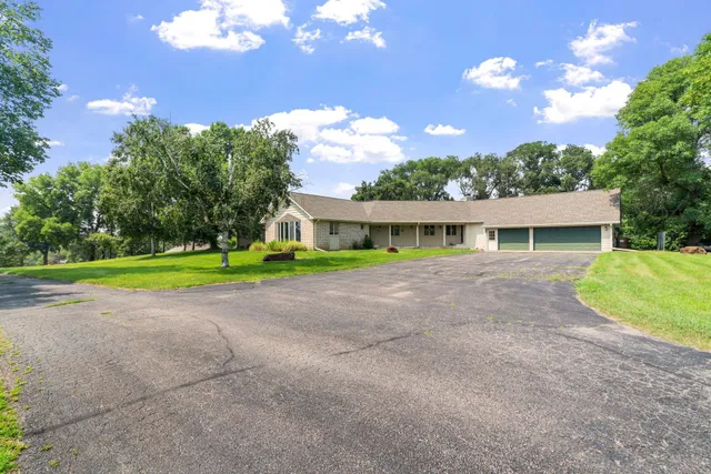 $749,900 | 13200 Henning Circle Northeast, Prior Lake, MN 55372