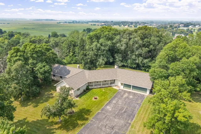 $749,900 | 13200 Henning Circle Northeast, Prior Lake, MN 55372