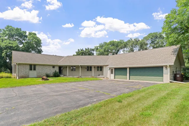 $749,900 | 13200 Henning Circle Northeast, Prior Lake, MN 55372