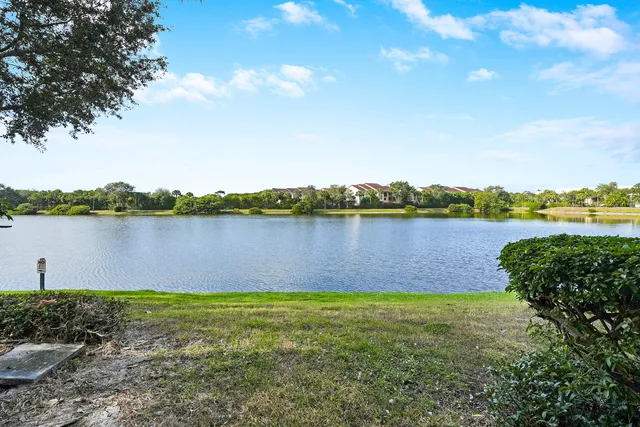 $3,200 | 881 Marina Del Ray Lane, Unit 1, West Palm Beach, FL 33401