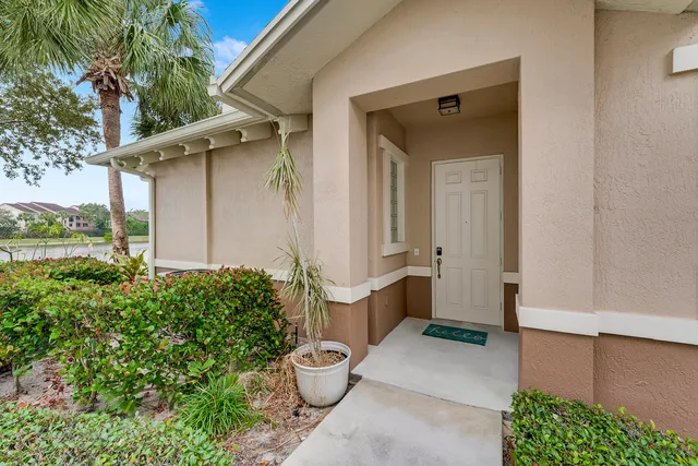 $3,200 | 881 Marina Del Ray Lane, Unit 1, West Palm Beach, FL 33401