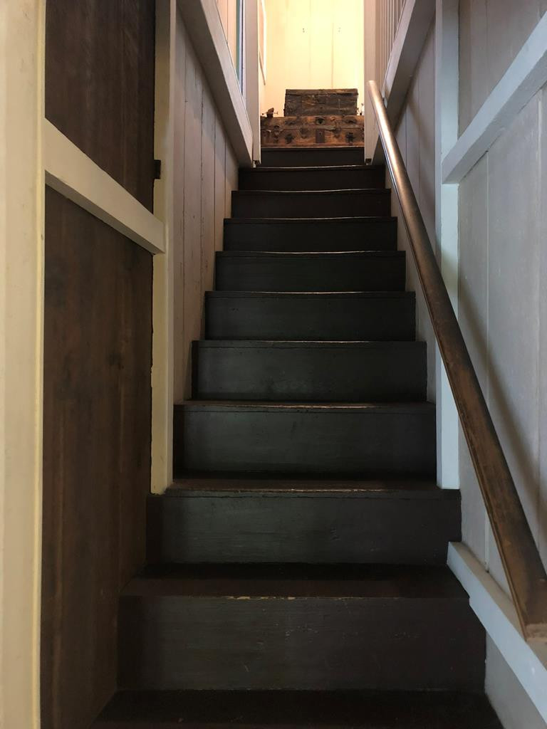 5523 North Road Orangeburg, SC 29118 - Photo 35 of 46 Stairwell