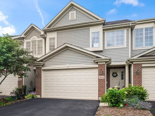 $359,900 | 1288 West Lake Drive, Cary, IL 60013