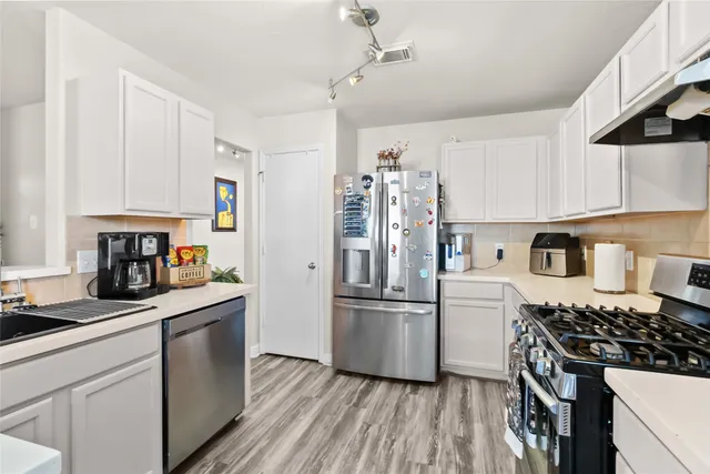 $2,400 | 615 Ashlen Drive, Houston, TX 77073