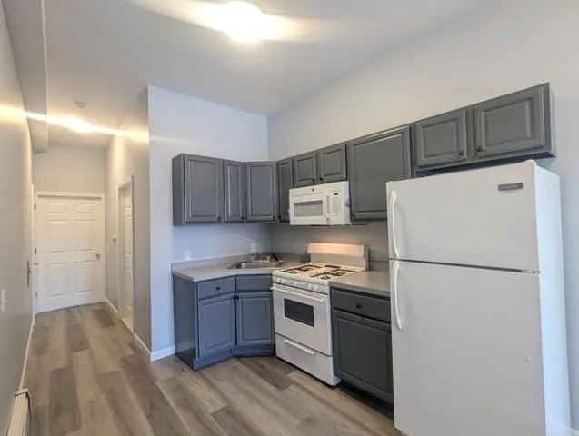 $1,650 | 205 Webster Avenue, Unit 1R, Jersey City, NJ 07307
