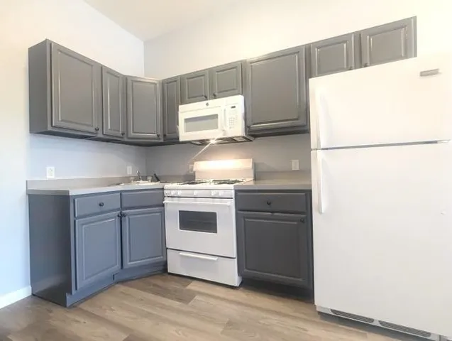 $1,650 | 205 Webster Avenue, Unit 1R, Jersey City, NJ 07307