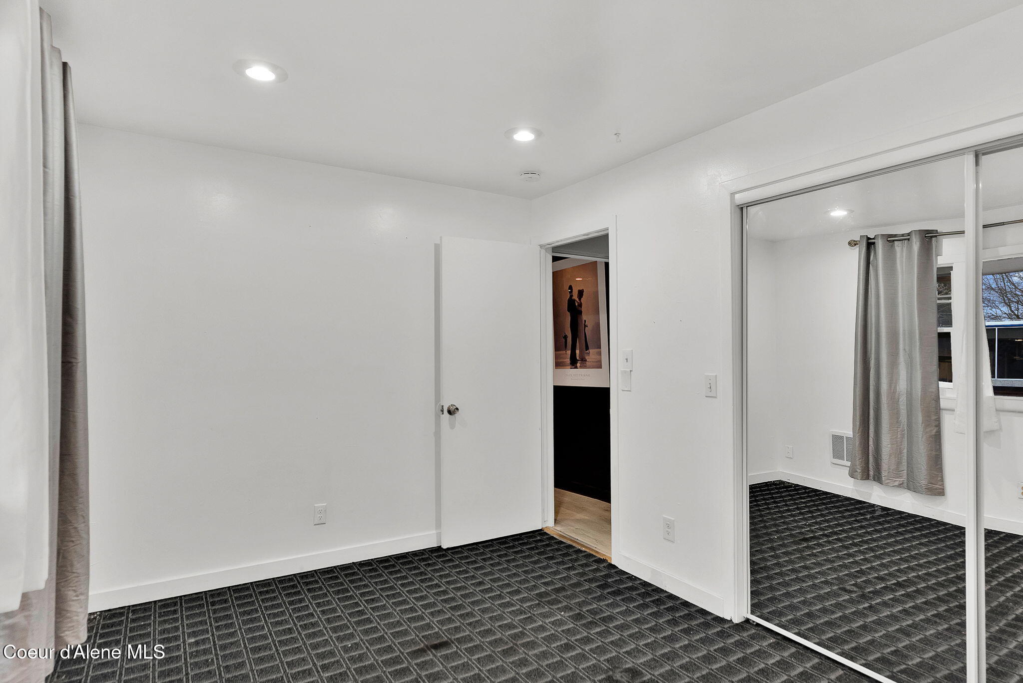 1215 North 1st Street Coeur D'Alene, ID 83814 - Photo 28 of 54 28-web-or-mls-SkyLight - Stacy-09