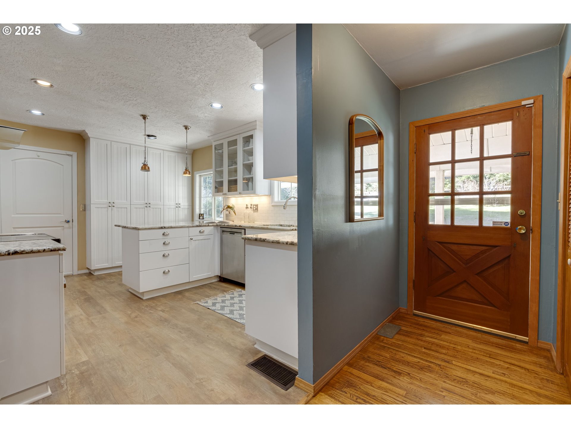 17029 South Outlook Road Oregon City, OR 97045 - Photo 4 of 48 Gallery Image 4