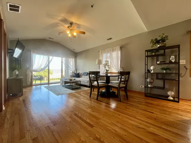 $209,000 | 10620 Central Avenue, Unit 3A, Chicago Ridge, IL 60415