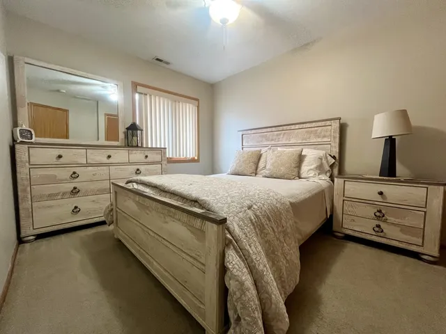 $209,000 | 10620 Central Avenue, Unit 3A, Chicago Ridge, IL 60415