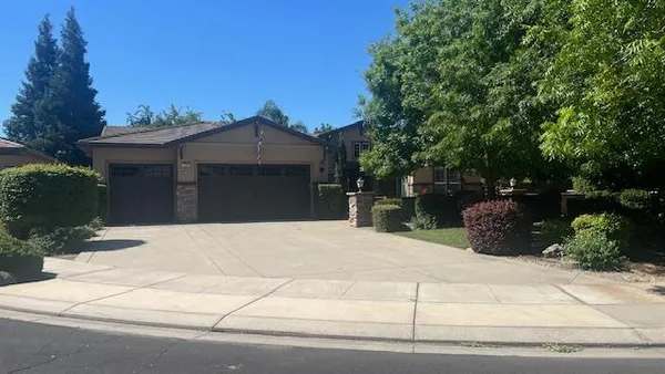 $825,000 | 1240 Holly Berry Court, Manteca, CA 95336