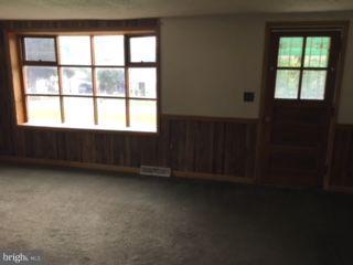 18020 Tilghmanton Road Fairplay, MD 21733 - Photo 11 of 21 Living Room