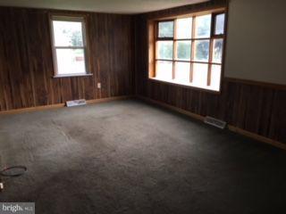 18020 Tilghmanton Road Fairplay, MD 21733 - Photo 12 of 21 Living Room