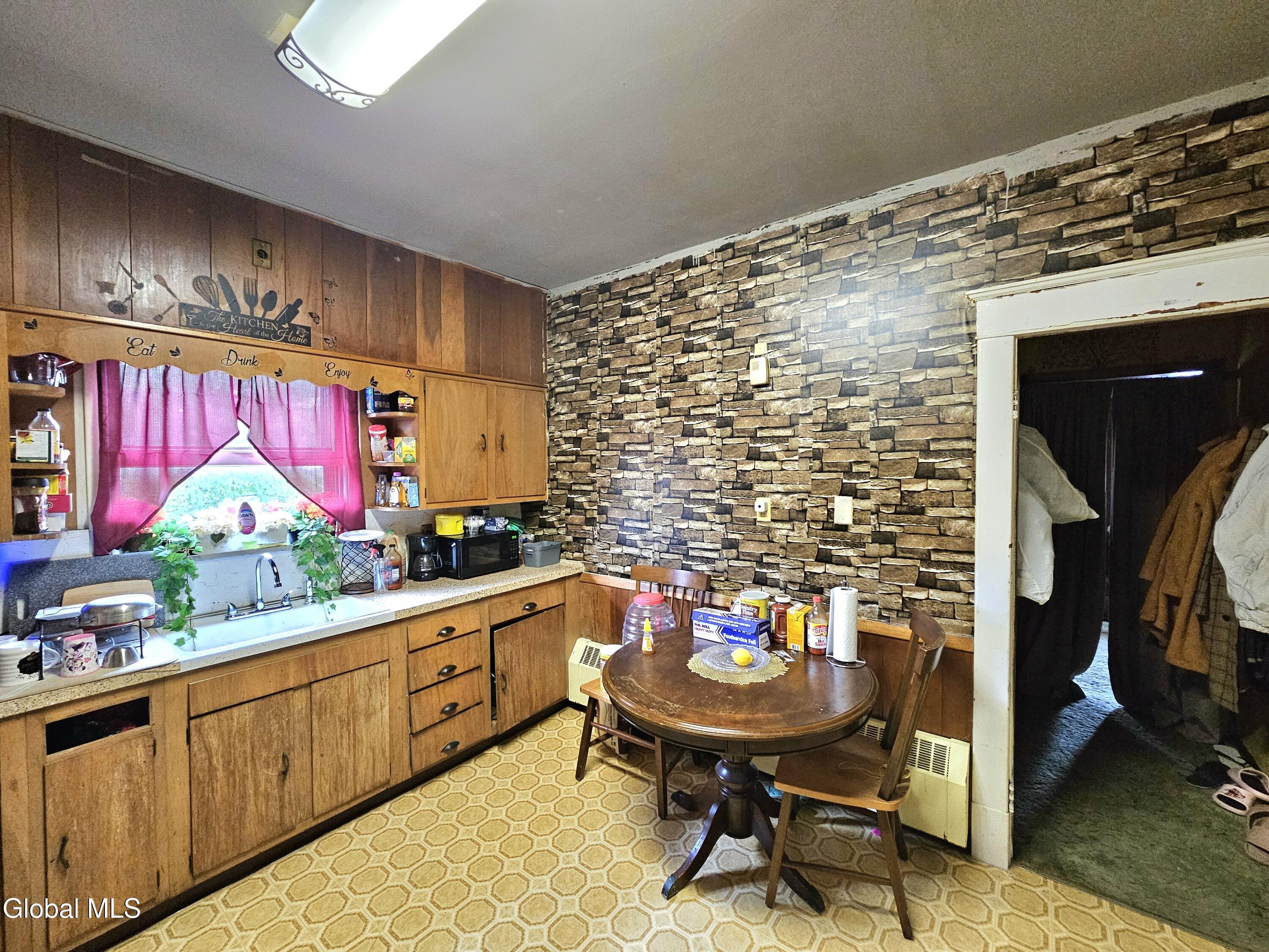 1701 Lenox Road Schenectady, NY 12308 - Photo 26 of 34 1000030122