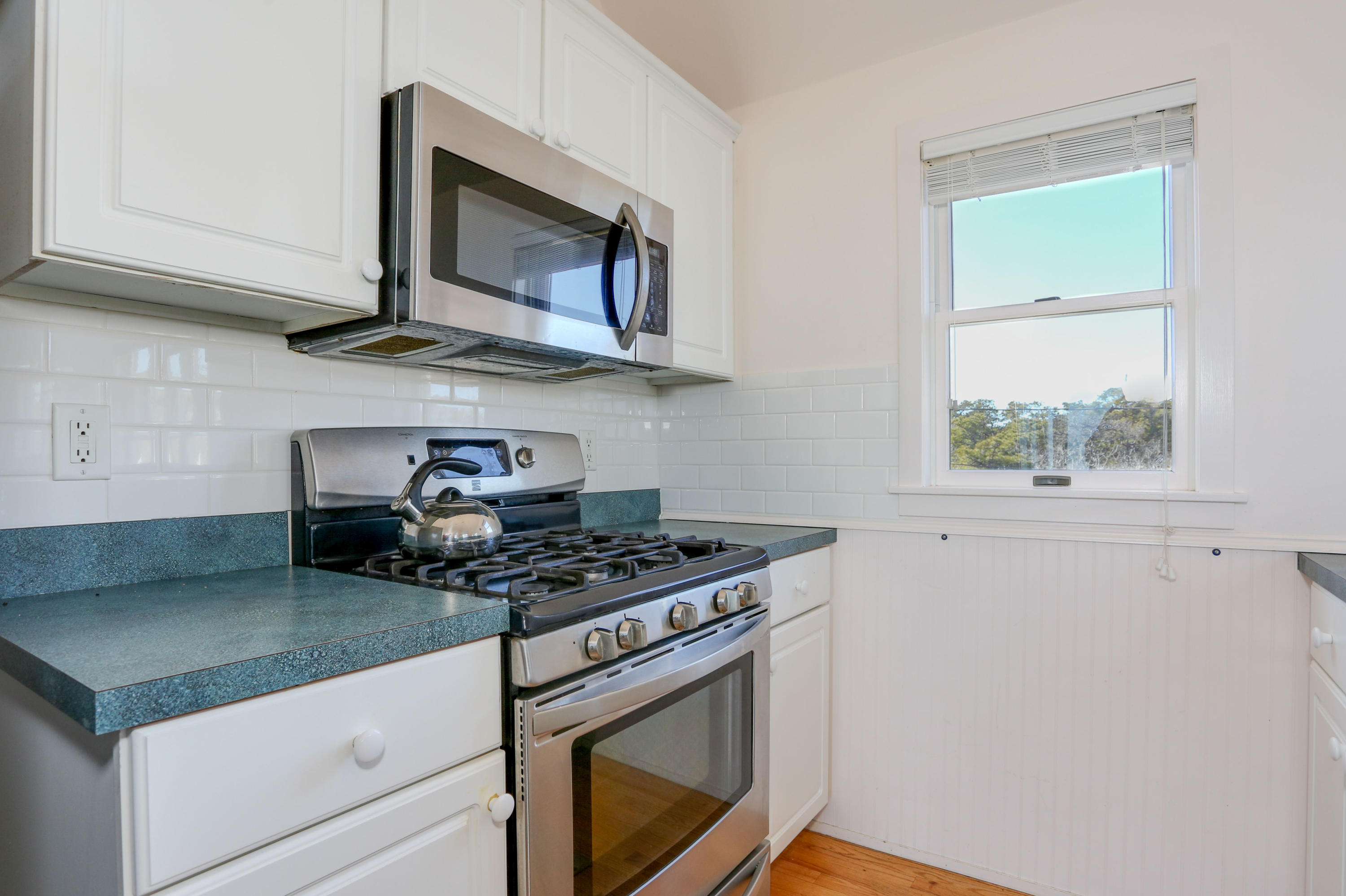 1105 Cahoon Hollow Road Wellfleet, MA 02667 - Photo 8 of 30 1105CahLR-10