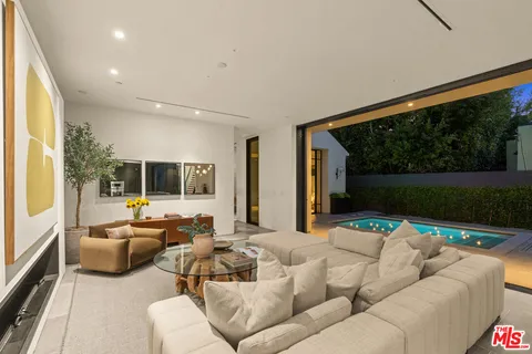 $4,650,000 | 8708 Dorrington Avenue, West Hollywood, CA 90048