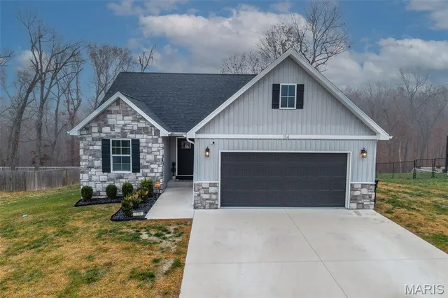 $389,900 | 114 Alice Drive, Waynesville, MO 65583
