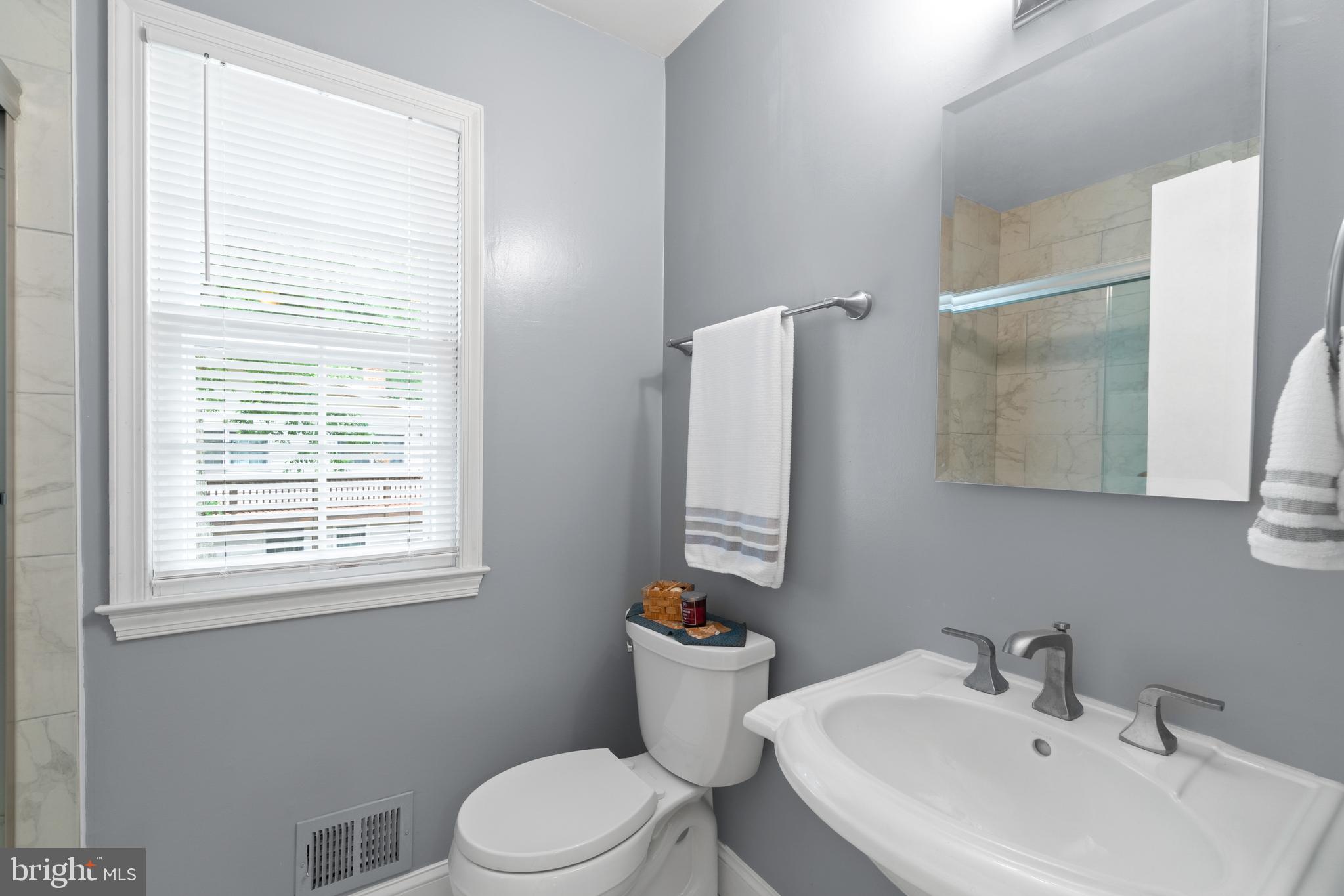 6726 Bellamy Avenue Springfield, VA 22152 - Photo 20 of 38 Gallery Image 20