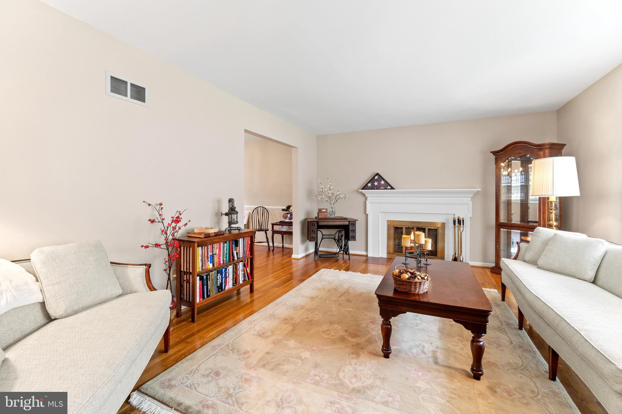 6726 Bellamy Avenue Springfield, VA 22152 - Photo 7 of 38 Gallery Image 7