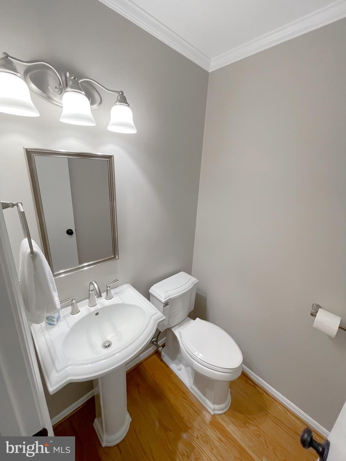 6726 Bellamy Avenue Springfield, VA 22152 - Photo 10 of 38 Gallery Image 10
