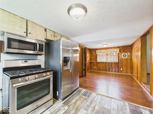 $310,000 | 238 South Jefferson Street, Pendleton, IN 46064