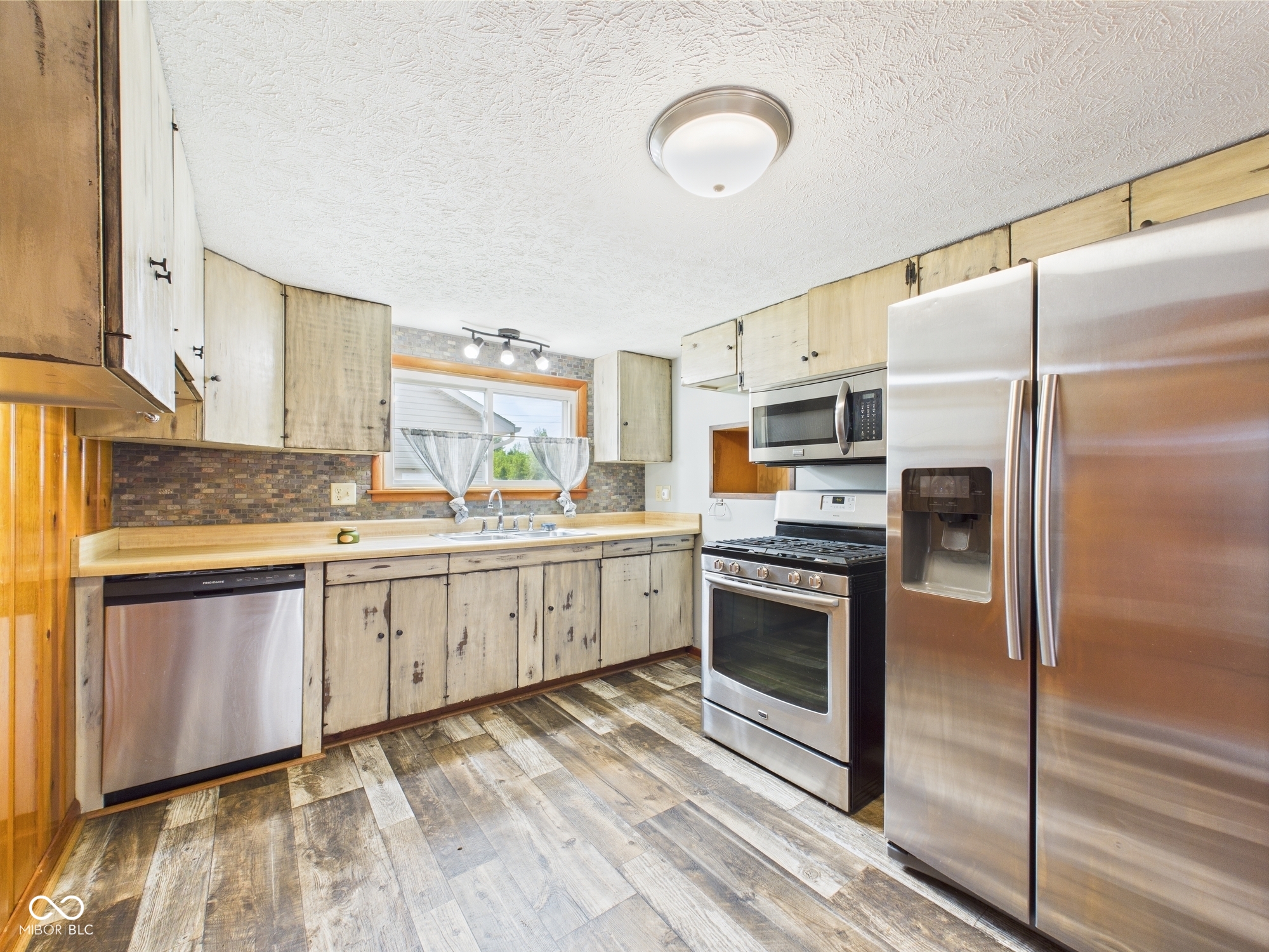 238 South Jefferson Street Pendleton, IN 46064 - Photo 15 of 31