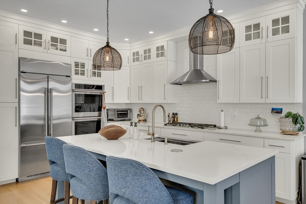 32 Lantern Lane Wellesley, MA 02481 - Photo 9 of 41
