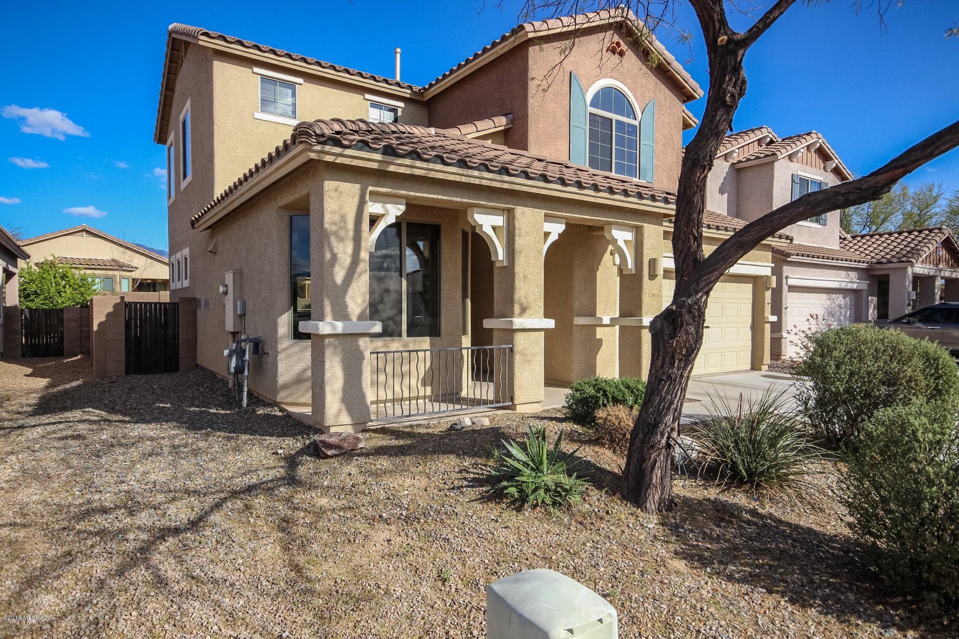 12866 Bloomington Loop Oro Valley, AZ 85755 - Photo 3 of 32