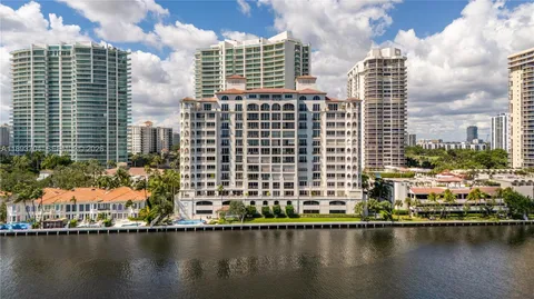 $1,775,000 | 20165 Northeast 39th Place, Unit 303 & 204, Aventura, FL 33180