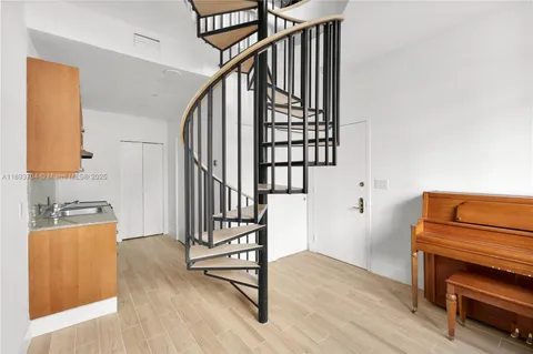 $1,980,000 | 20165 Northeast 39th Place, Unit 303 & 204, Aventura, FL 33180