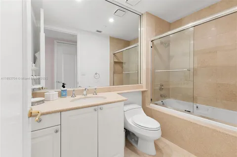 $1,980,000 | 20165 Northeast 39th Place, Unit 303 & 204, Aventura, FL 33180