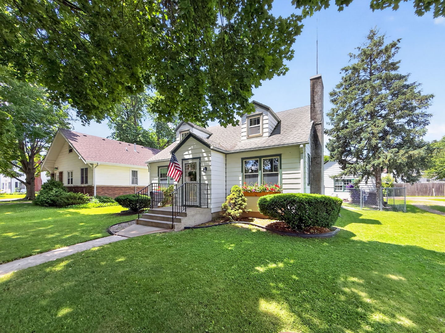 908 North 9th Street Rochelle, IL 61068 - Photo 3 of 29