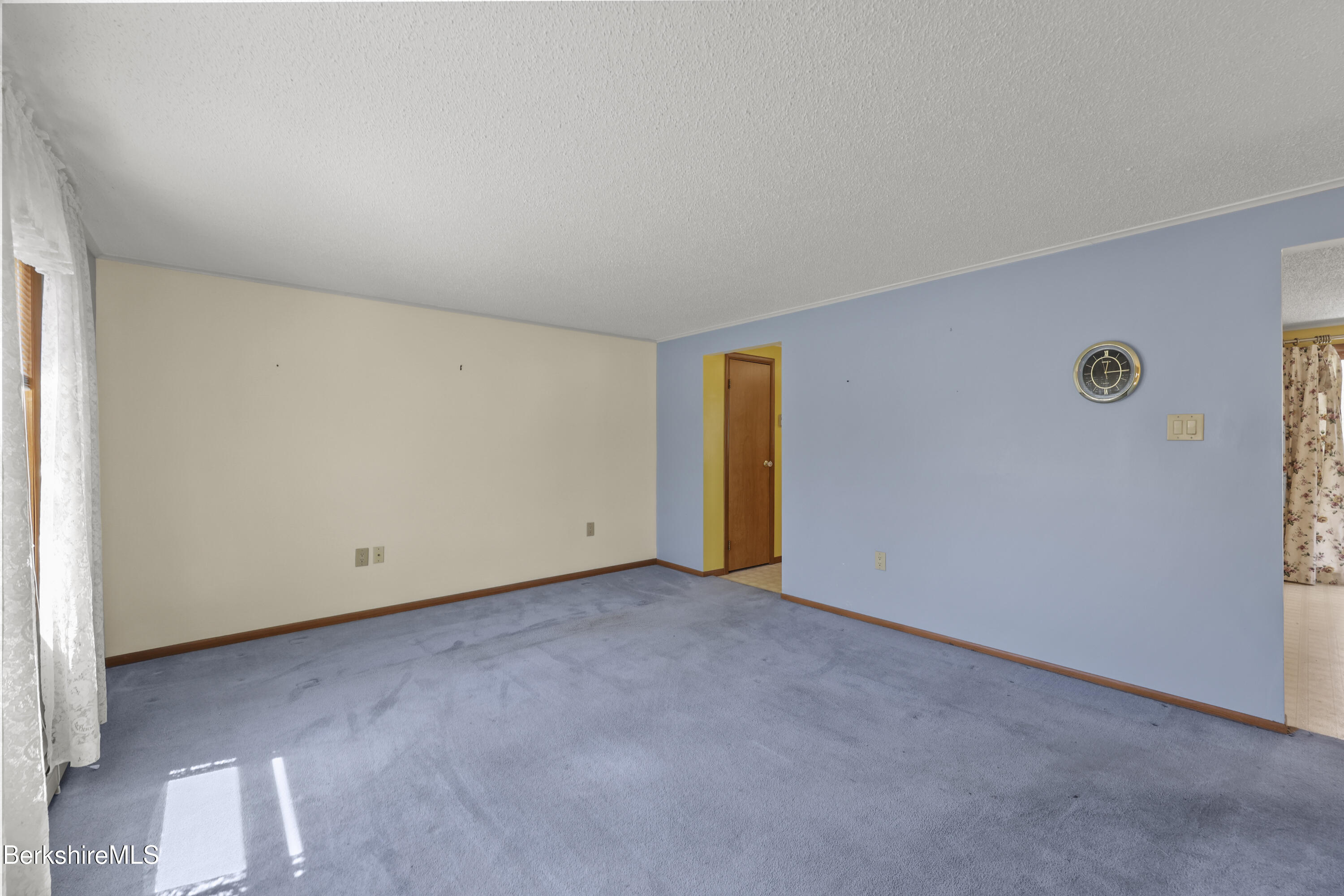 9 Donovan Street Pittsfield, MA 01201 - Photo 13 of 29 Living Room