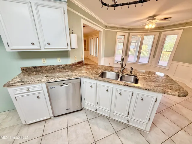 $285,000 | 100 Pearl Street, Crystal Springs, MS 39059