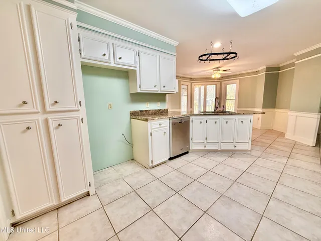 $285,000 | 100 Pearl Street, Crystal Springs, MS 39059