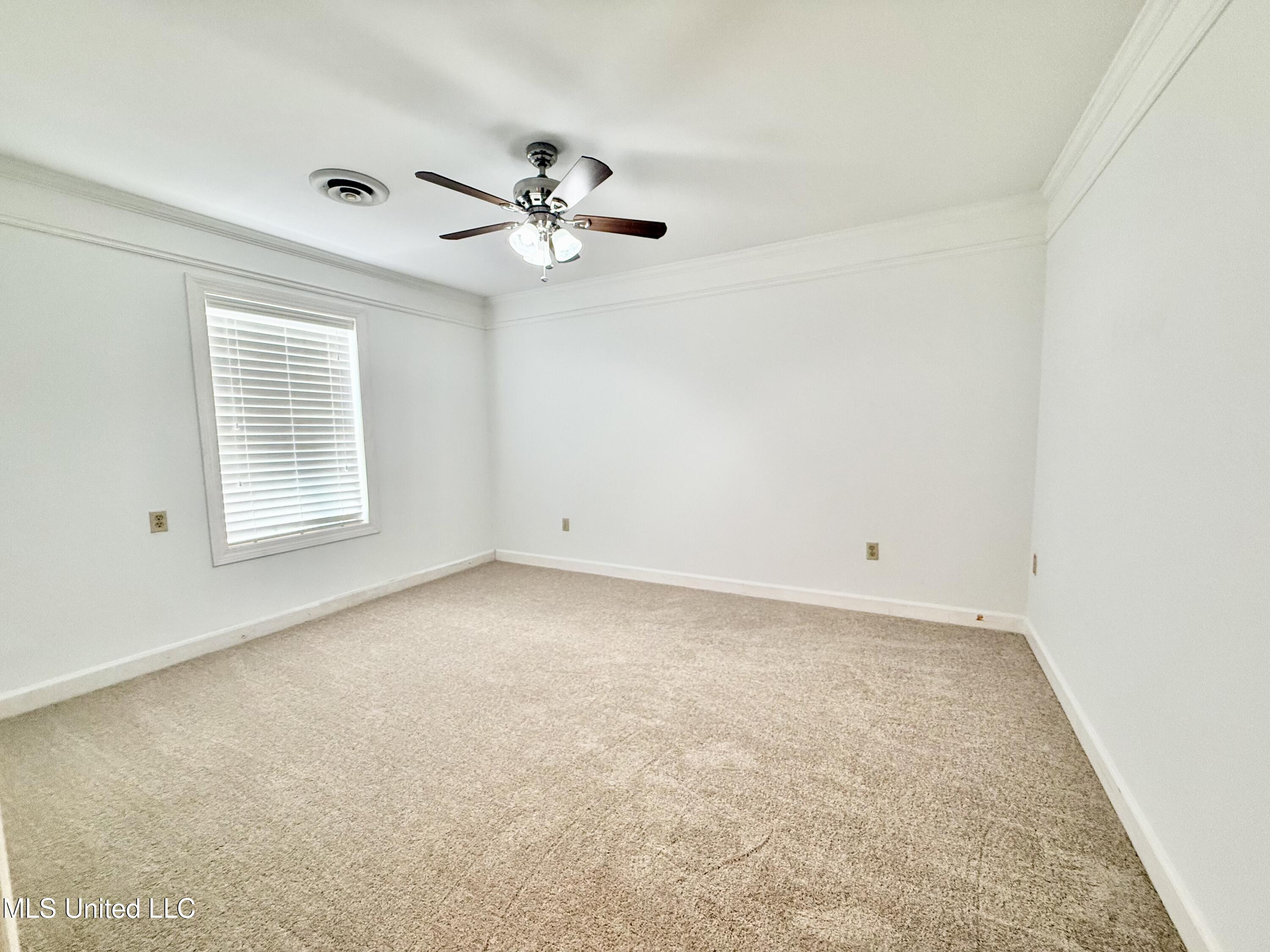 100 Pearl Street Crystal Springs, MS 39059 - Photo 17 of 56 Office just off foyer